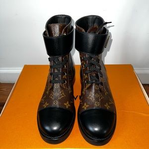 Louis Vuitton Wonderland Flat Ranger